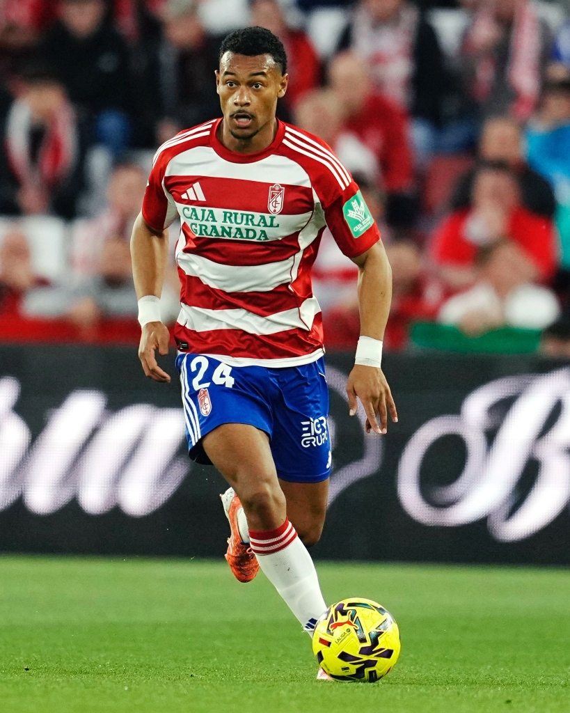 Loïc Williams - Defensa central representado por agencia de fútbol BOIM